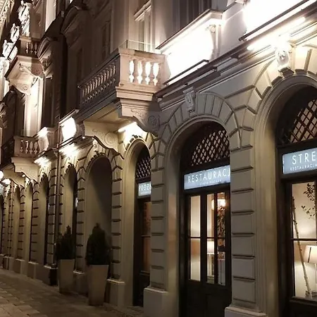 Center Prozna Street 公寓